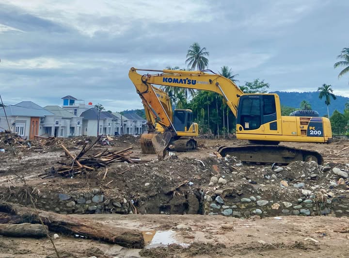 Bencana hidrometeorologi di Padang sebabkan kerugian Rp5,5 triliun. Pemko Padang siapkan 800 huntap usai banjir 28 November 2026.