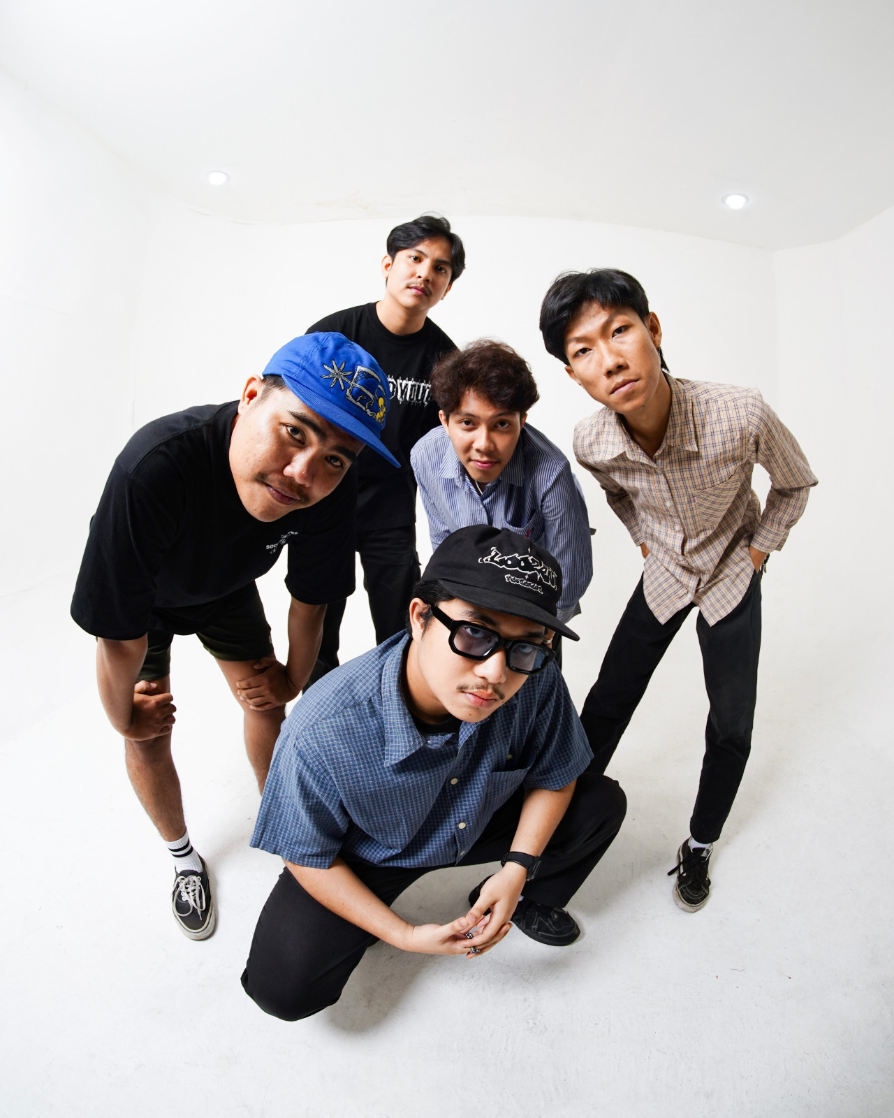 Para personel band alternatif pop-punk asal Kota Padang, Early Fall.