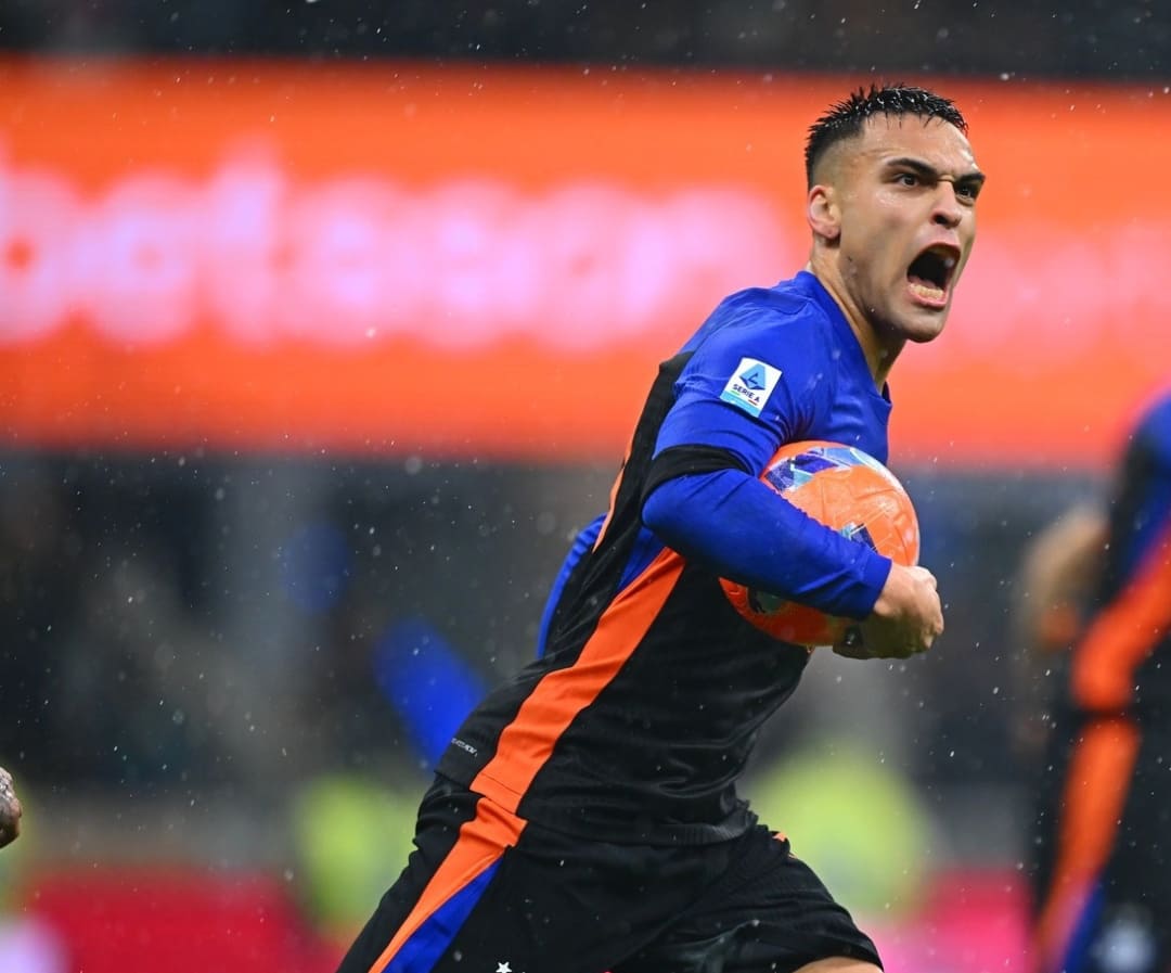 Lautaro Mart&iacute;nez cetak gol lewat sundulan pada menit ke-41 dalam kemenangan Inter 6-2 atas Pisa pada giornata 22 Serie A, Sabtu dinihari WIB (24/1).(Foto: IG @inter)