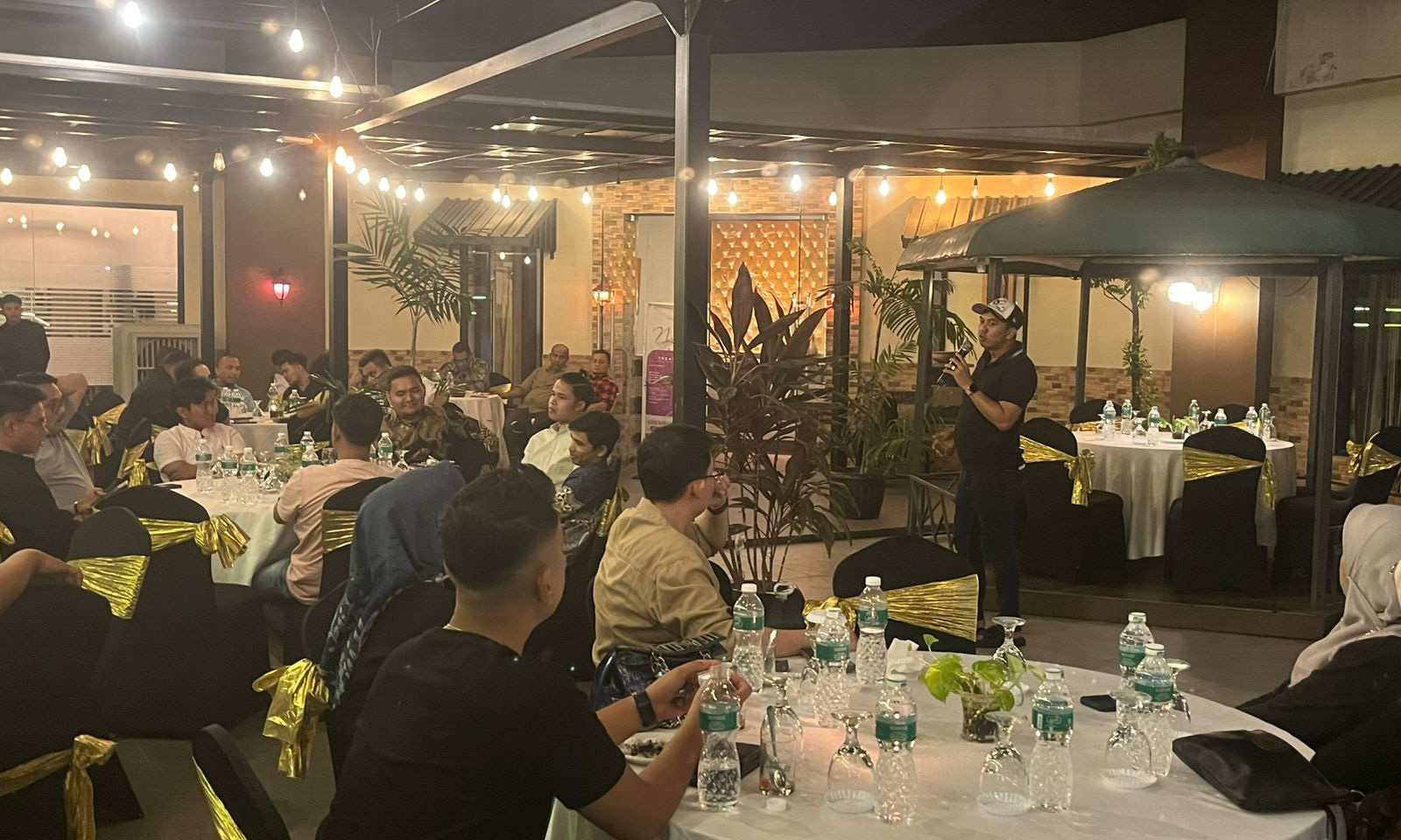 Daniel Jusari mendeklarasikan pencalonan Ketua DPC PERADI SAI Padang, membawa visi transparansi, digitalisasi, dan penguatan advokat jelang Muscab III.