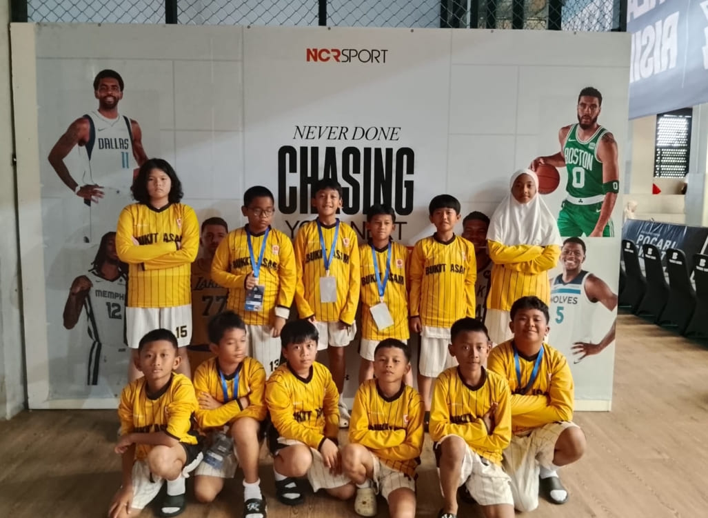 Tim Porsiba Jr Basketball binaan PTBA merayakan gelar juara KU-11 Galaxy Stars Rising Cup 2025 di Bogor.(Foto: Corcom)