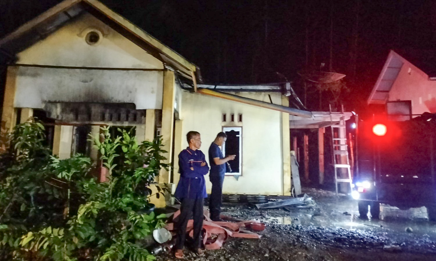 Kebakaran rumah di Korong Lansano Padangpariaman, Senin dini hari, menghanguskan satu rumah permanen dengan kerugian sekitar Rp250 juta.