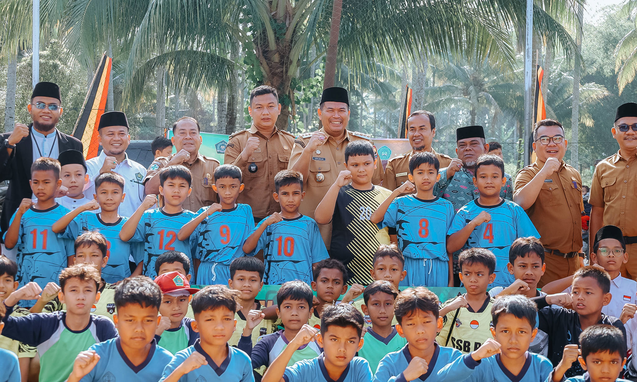 Hasaniyah Expo I Pesantren Nurul Yakin Hasaniyyah digelar di Pariaman. Turnamen futsal dan lomba tahfidz dibuka Wali Kota Yota Balad.