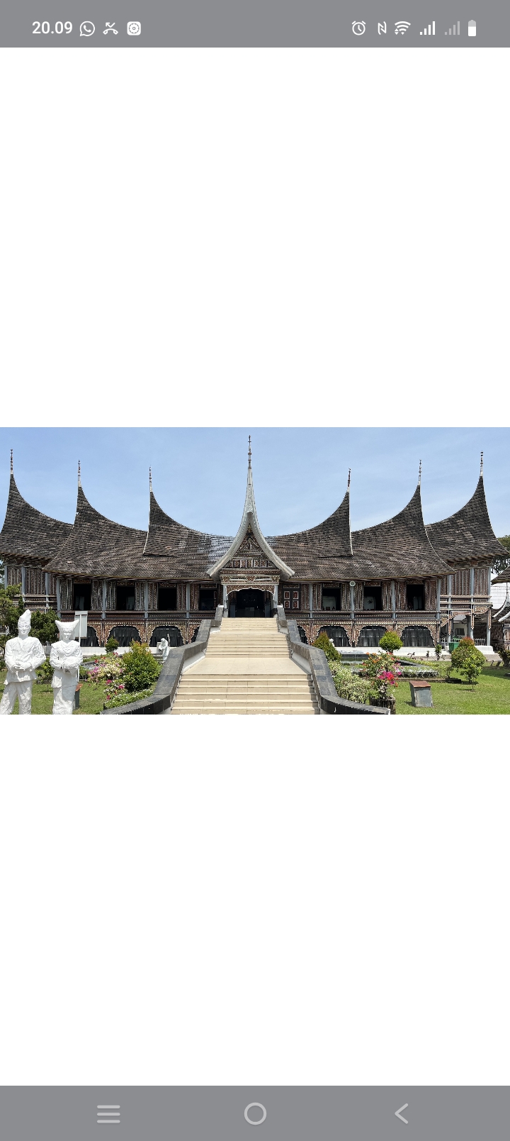 IKONIK: Tampak depan Museum Adityawarman di Kota Padang, satu-satunya museum umum di Sumatera Barat.  (Dok. Pribadi)