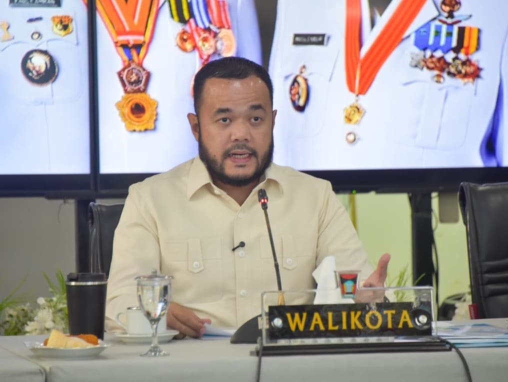 Wali Kota Padang Fadly Amran mengatakan penanganan kekeringan terus dilakukan dan memastikan penyaluran 27&ndash;28 juta kubik air bersih ke wilayah terdampak.(Foto: Prokopim)