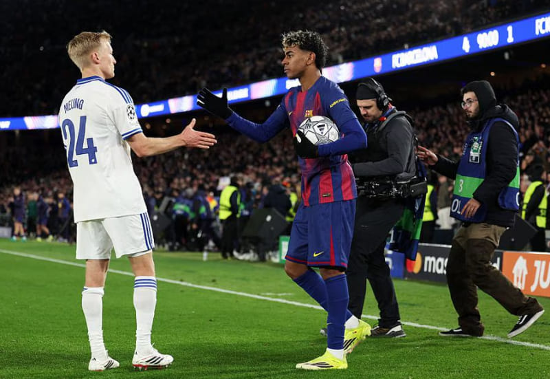Lamine Yamal tampil gemilang dan terpilih sebagai Player of the Match saat Barcelona menang 4-1 atas Copenhagen di Camp Nou. (Foto: UEFA.com)