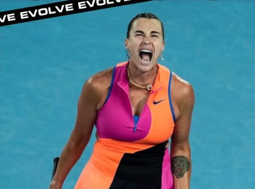 Aksi Aryna Sabalenka di Rod Laver Arena ketika menembus final keempat beruntun Australian Open usai mengalahkan Elina Svitolina.(Foto: IG @arynasabalenka)