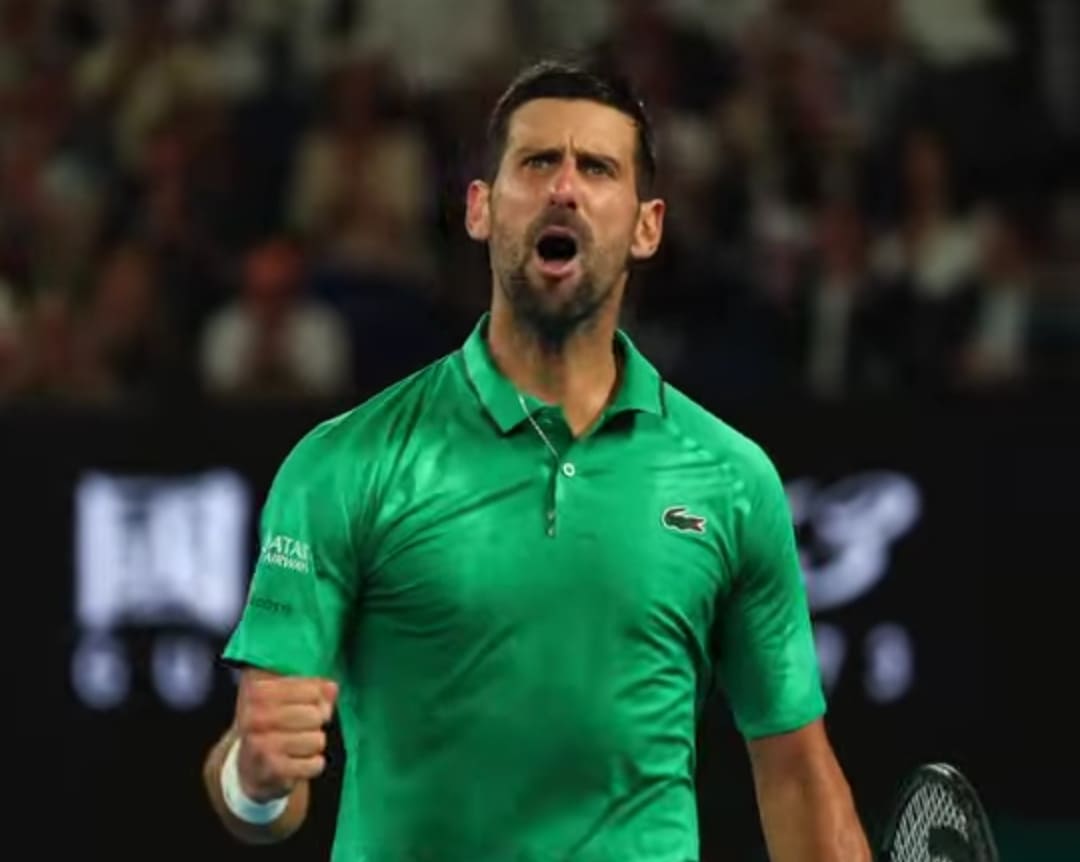 Novak Djokovic merayakan kemenangan dramatis lima set atas Jannik Sinner di semifinal Australian Open 2026, menatap final lawan Carlos Alcaraz.(Foto: Tangkapan layar video IG @australianopen)
