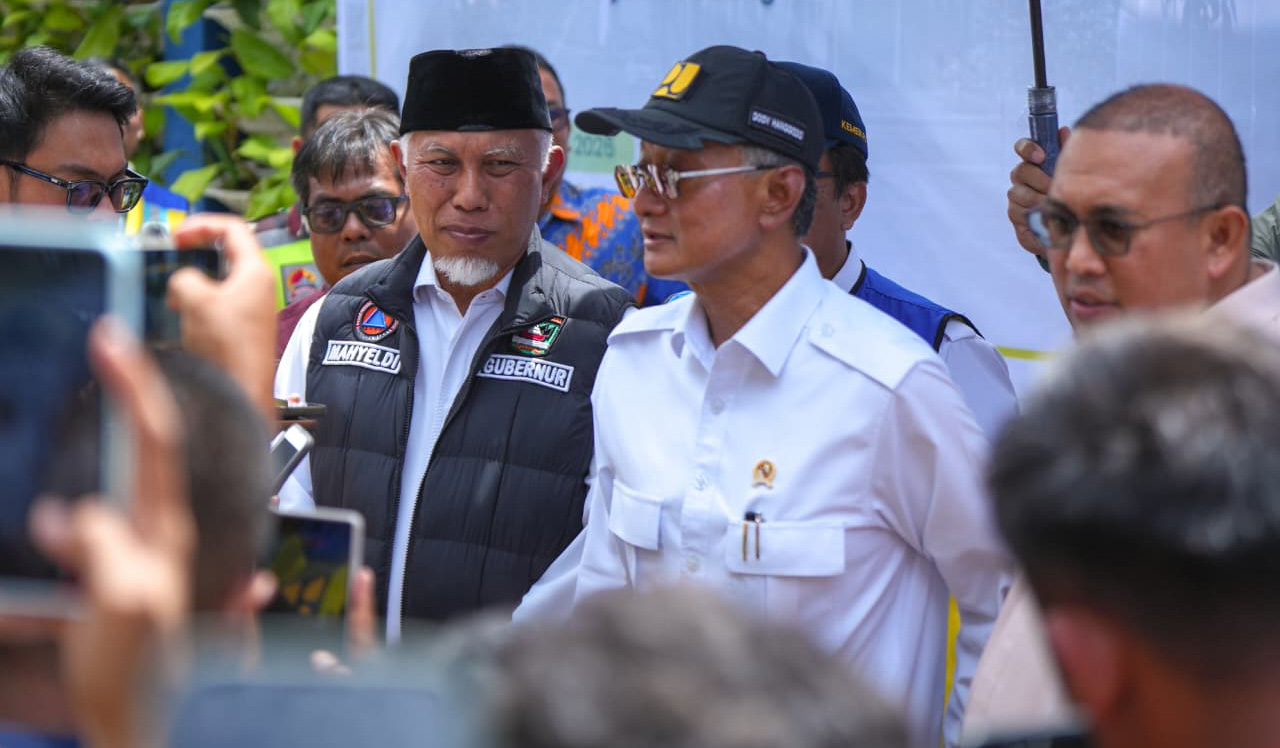 Menteri Pekerjaan Umum (PU) RI Dody Hanggodo meninjau Instalasi Pengolahan Air (IPA) Gunung Pangilun milik Perumda Air Minum Kota Padang, Jumat (30/1/2026).