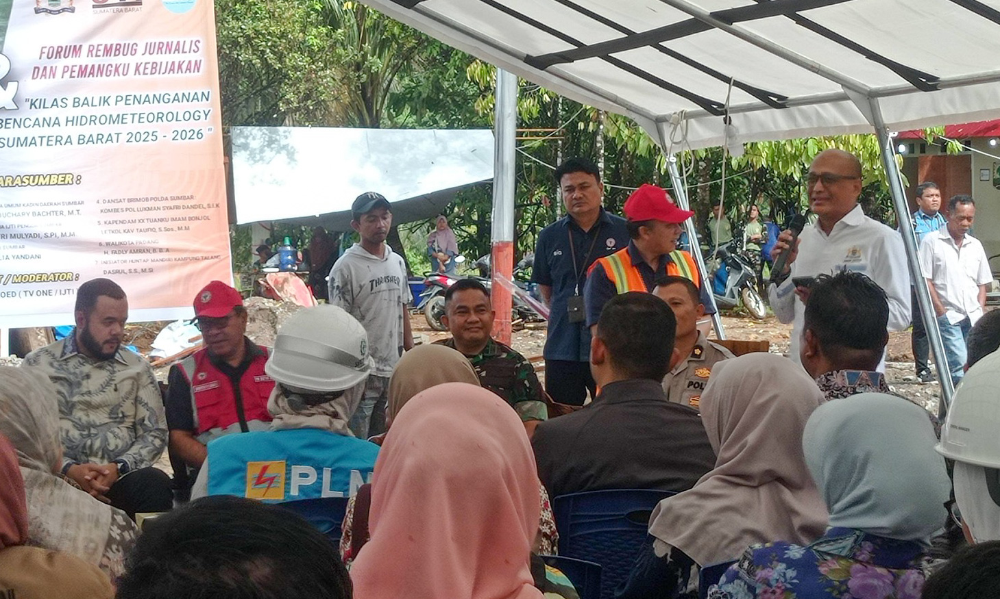 Ketua KADIN Sumbar Buchari Bachter berharap pembangunan 10 unit Huntap selesai dalam waktu sekitar 30 hari dan menjadi proyek percontohan pertama di Sumatera untuk hunian pascabencana.