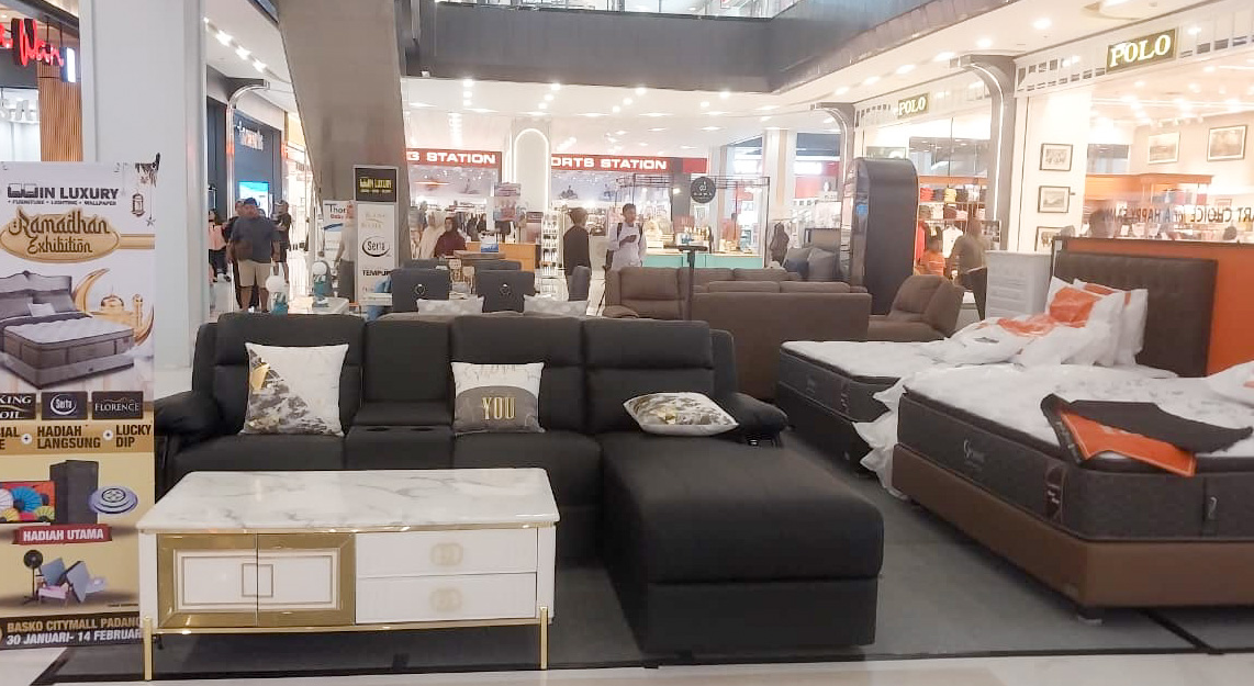 Pameran Win Luxury di Basko City Mall Padang, Jumat (30/1/2026). (Foto: Mengki Kurniawan/Padeks)
