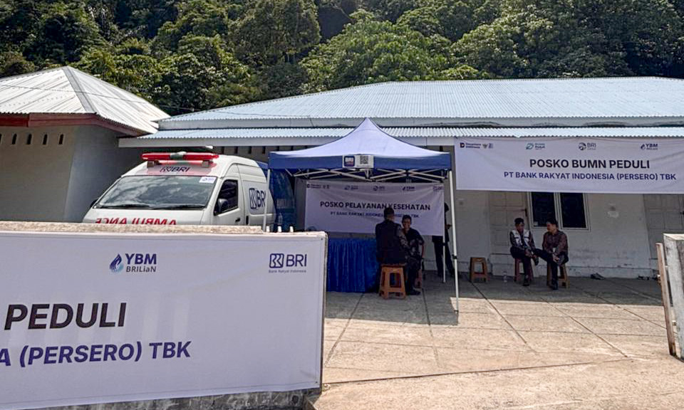 Selama empat hari, BRI mendirikan posko bantuan di Batu Busuk dengan melibatkan Tim Elang Relawan BRI Peduli, tenaga medis, serta relawan setempat.