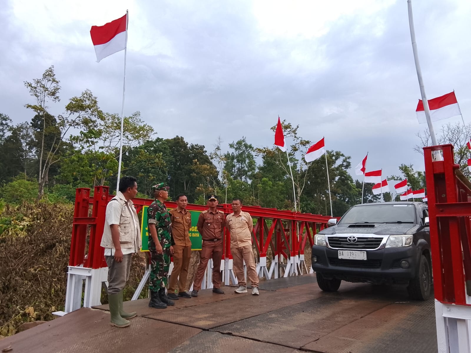 Jembatan Bailey Sungairangeh Nagari, Bayur salah satu dari enam jembatan bailey sudah difungsikan Jumat (30/1).