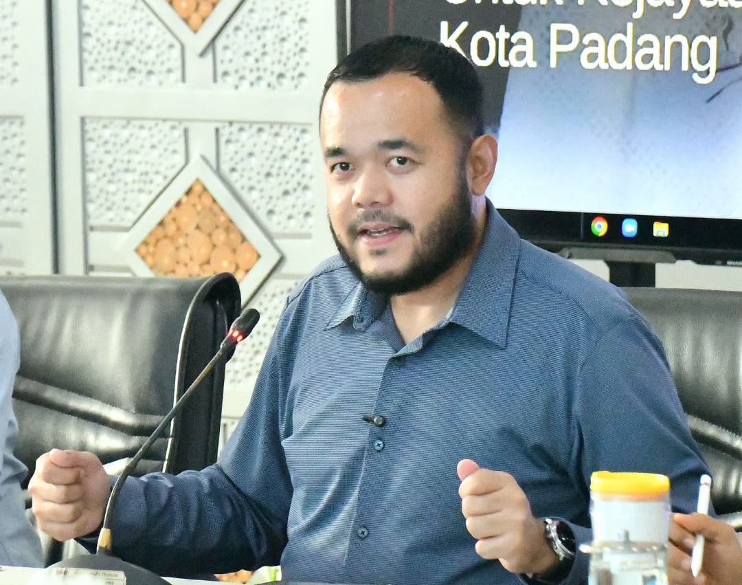 Wali Kota Padang Fadly Amran memimpin pertemuan unsur ABCGM membahas tahapan Padang menuju Kota Gastronomi UNESCO di Kediaman Resmi Wali Kota.(Foto: Prokopim)