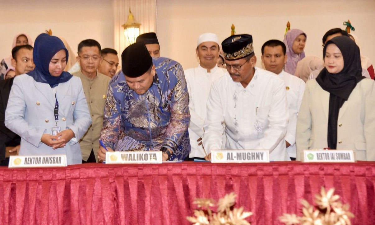 Pemko Pariaman teken MoU dengan Yayasan Al-Mughny di Unisbar untuk penguatan pesantren, peningkatan mutu santri, dan program pendidikan religius daerah.