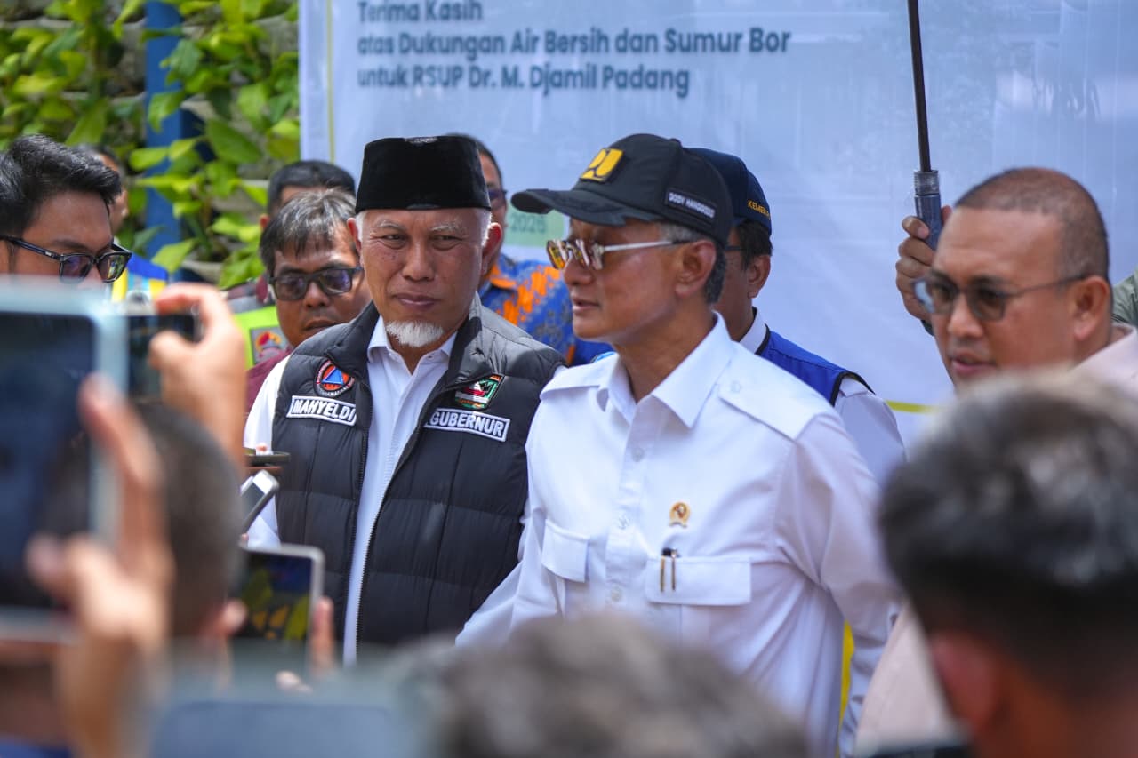 Kementerian PU membangun sumur bor 120 meter di RSUP M Djamil Padang untuk pemulihan air bersih pascabencana Sumbar, didukung reservoir, pompa, dan PLTS.