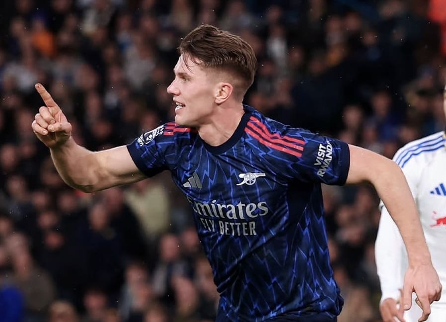 Viktor Gyokeres selebrasi usai mencetak gol ketiga Arsenal saat menaklukkan Leeds 4-0 di Elland Road.(Foto: IG @arsenal)