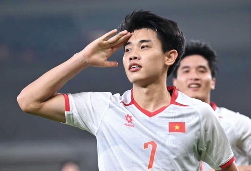 Nguyen Dinh Bac usai mencetak gol saat tampil mewakili negaranya Vietnam di Emirat Arab pada AFC U23 2026. (Foto: Dok. IG @bac.nguyendinh.942)