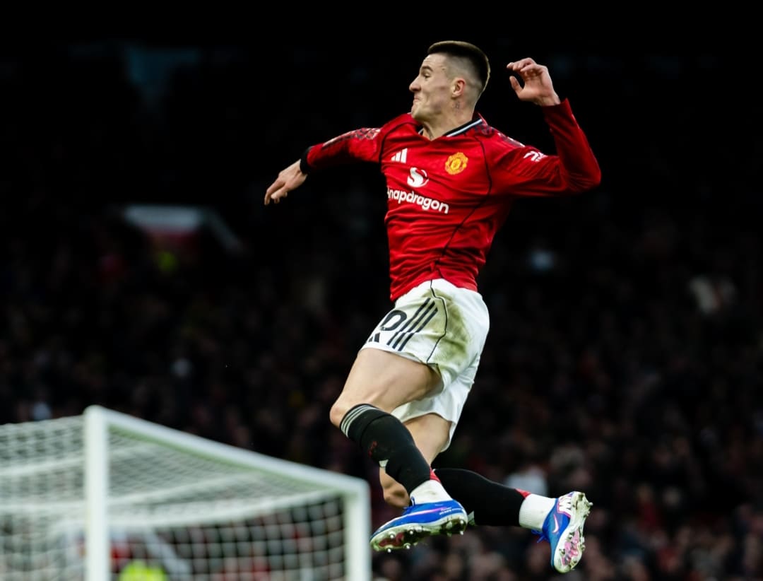 Benjamin Sesko merayakan gol penentu Manchester United ke gawang Fulham pada injury time, membawa kemenangan 3-2 di Old Trafford.(Foto: X @manutd)