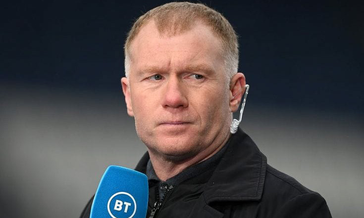 Legenda Manchester United Paul Scholes saat menjadi pundit dan melontarkan kritik terhadap Arsenal dalam persaingan gelar Premier League. (Pinterest)