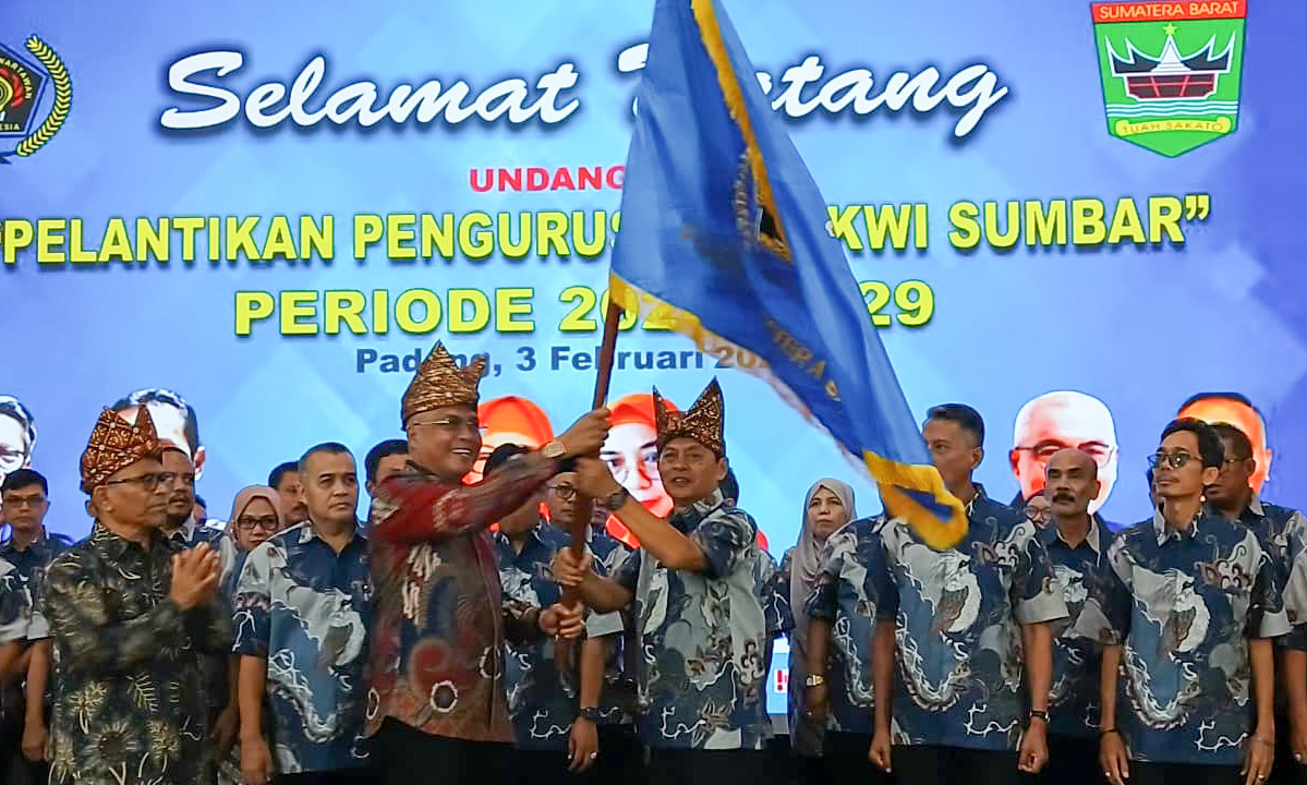 Pengurus PWI dan IKWI Sumbar periode 2024&ndash;2029 resmi dilantik di Istana Gubernur Sumbar, Selasa (3/2/2026).