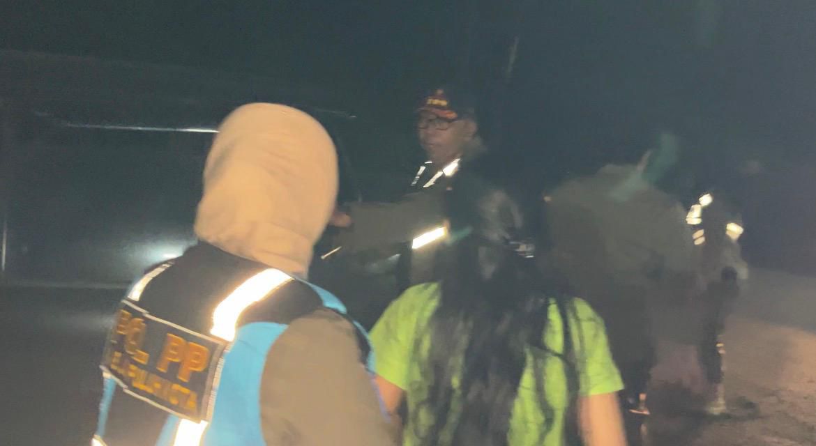 Satpol-PP) Kabupaten Limapuluh Kota bersama Polisi Militer TNI dan Polres Limapuluh Kota mengamankan lima orang perempuan dalam razia Penyakit Masyarakat (Pekat) di kawasan Sibunbun.