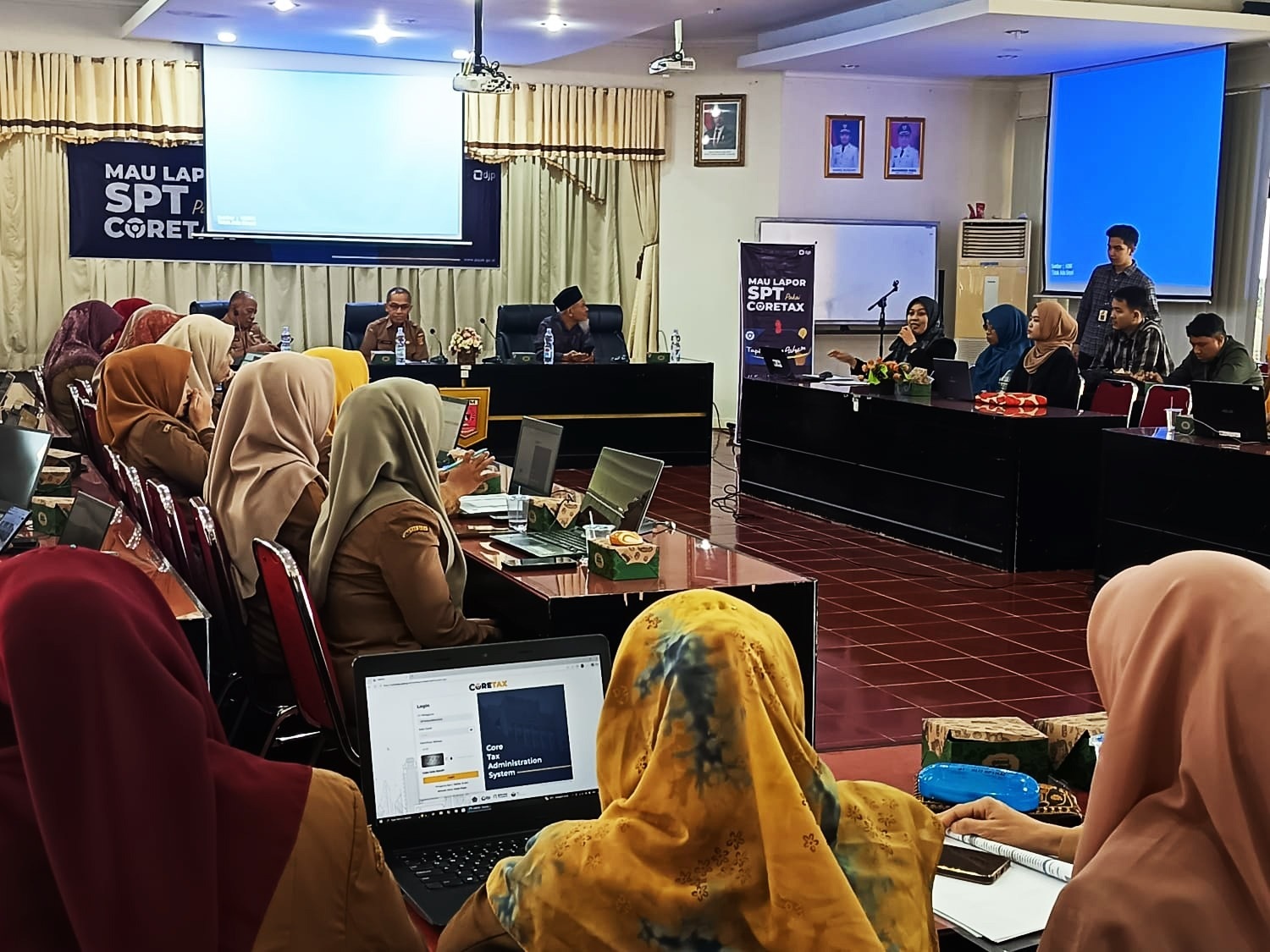 Suasana kegiatan sosialisasi pengisian SPT Tahunan PPh Orang, Pribadi Tahun Pajak 2025 di Aula Utama Kantor Bupati Agam, Selasa (3/2).