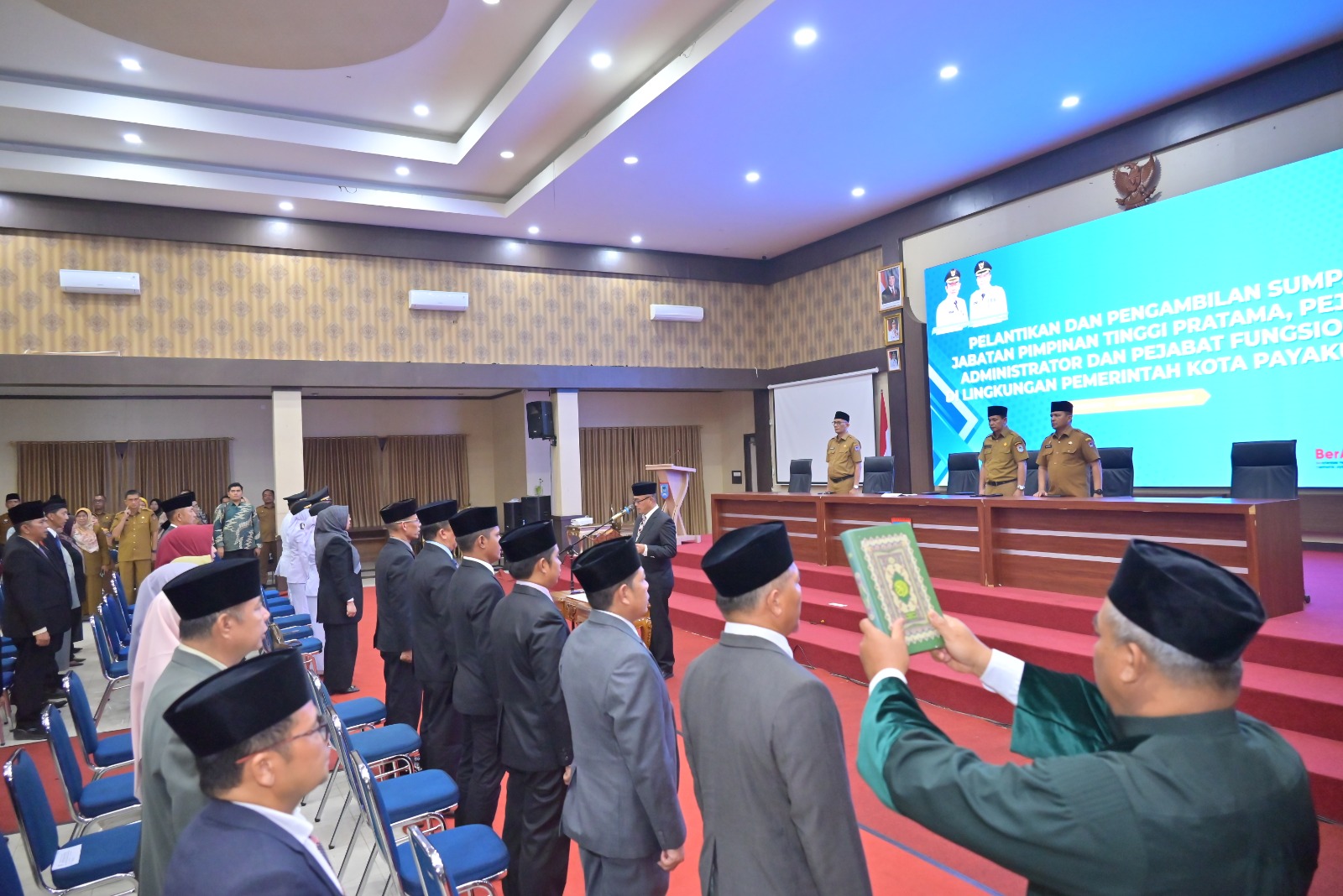 Mutasi dan pelantikan pejabat dilakukan sesuai aturan, bantah isu KKN, dan pastikan persetujuan BKN.