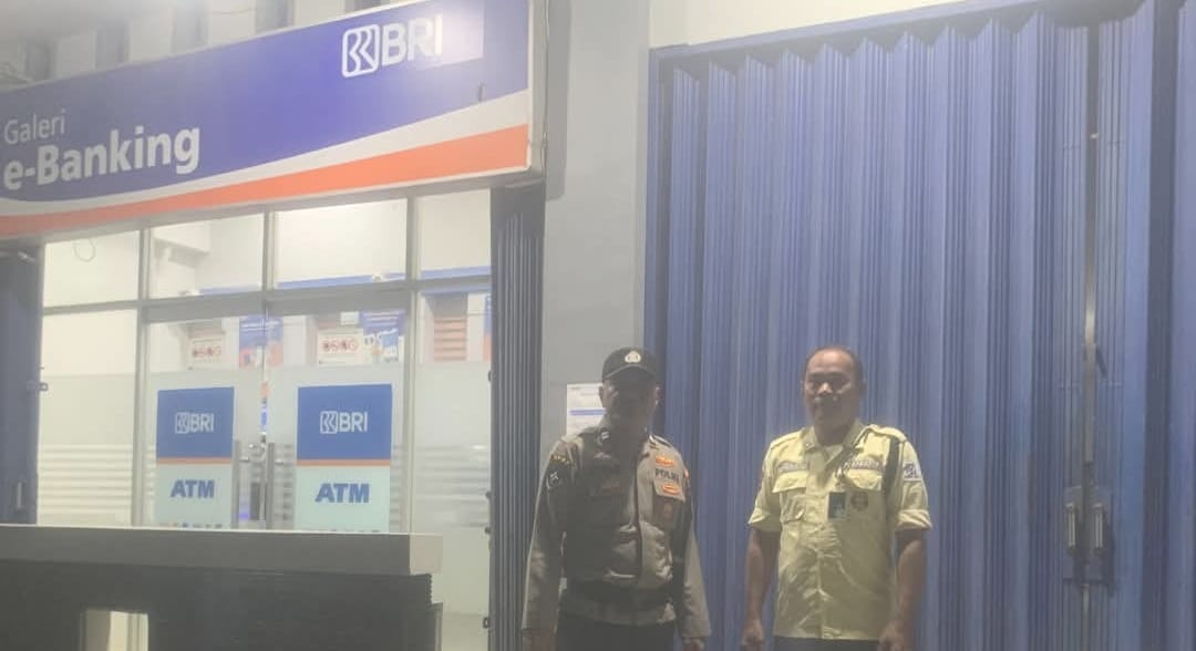 Polsek Kotobaru melaksanakan kegiatan silaturahmi dengan petugas keamanan Bank Rakyat Indonesia (BRI) Unit Kotobaru.