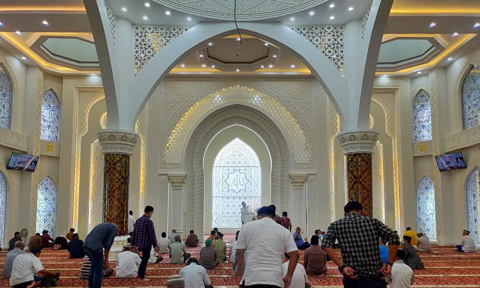 Suasana Masjid Al-Hakim, Pantai Padang, yang akan menjadi lokasi pelaksanaan Ramadhan Halal Fest 2026 selama 25 hari pada bulan puasa.