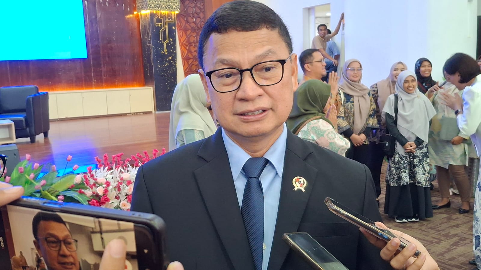 Kepala BPOM RI, Taruna Ikrar memberikan keterangan kepada awak media, Jumat (6/2).