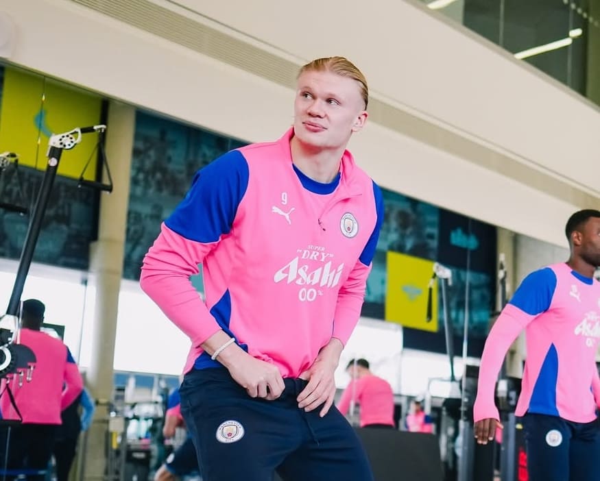 Erling Haaland saat menjalani sesi latihan jelang laga kontra Liverpool di Anfield.(Foto: Instagram @mancity)