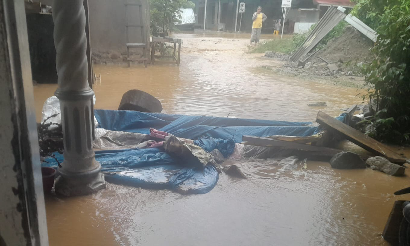 Genangan air merendam kawasan Pasar Rabaa, Nagari Koto Kaciak, Kecamatan Tanjung Raya, Sabtu (7/2/2026).