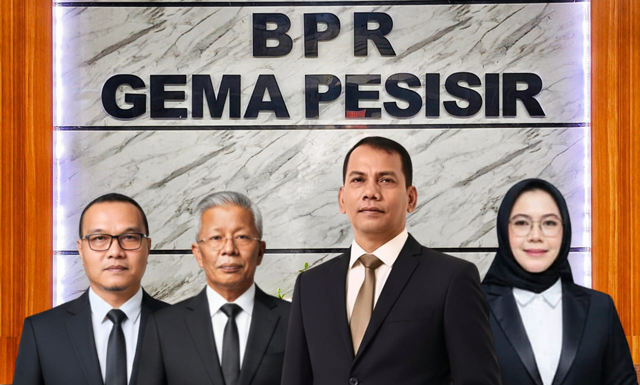 Jajaran PT BPR Gema Pesisir; Hendra Faisal (Komisaris), Yondrival (Komisaris Utama), Wajdi (Direktur Utama), dan Yance Trisnawati (Direktur).