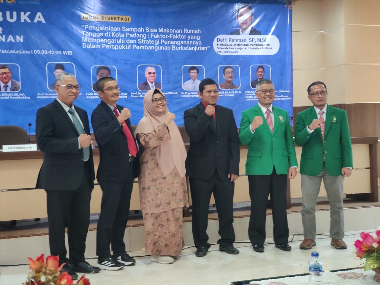 Defri Rahman resmi meraih gelar Doktor pada Program Studi Pembangunan.