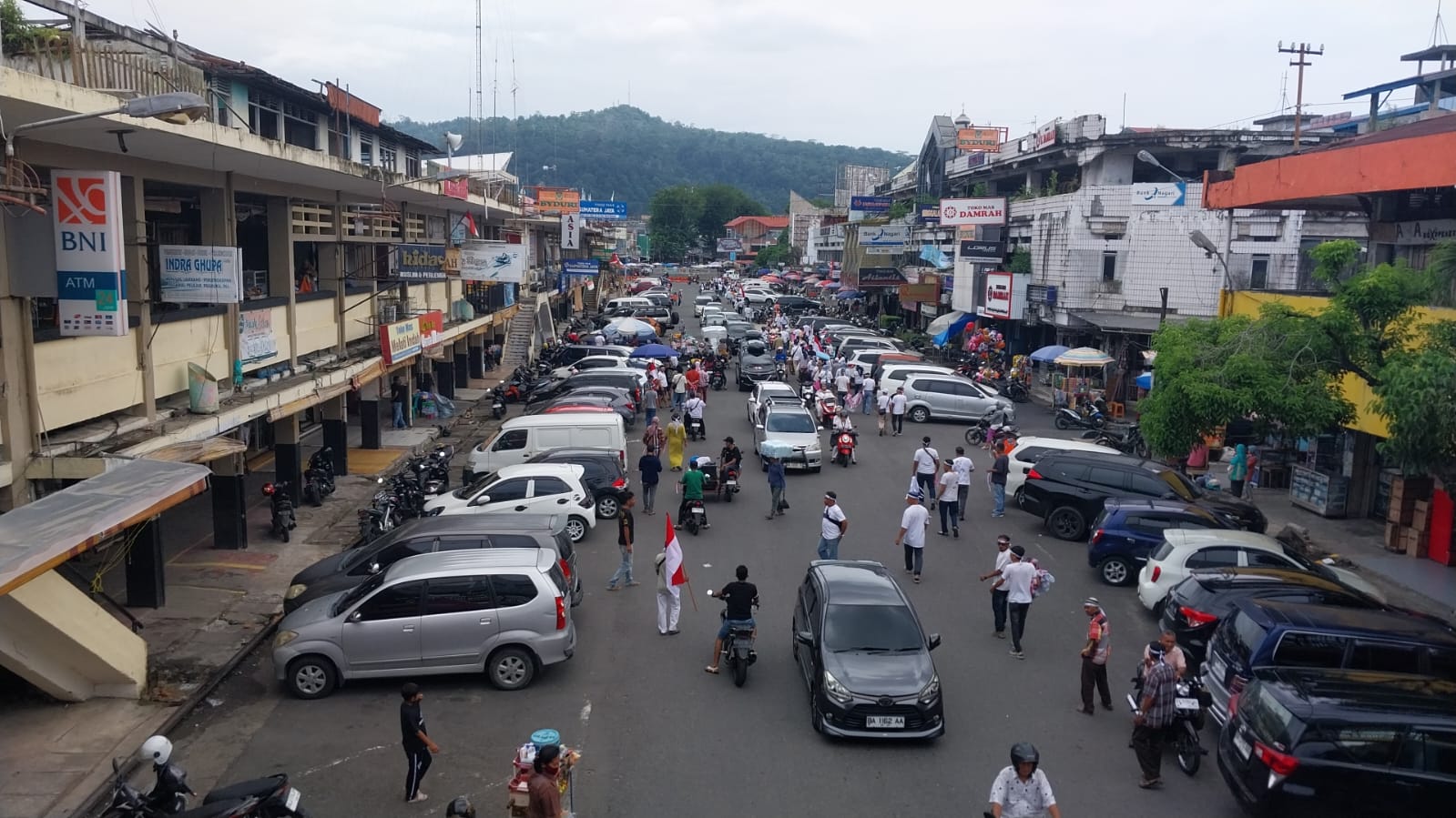 Kawasan Pasar Raya Padang yang kini lebih tertib, namun menyisakan kegelisahan bagi pedagang selasar, Selasa (10/2/2026).