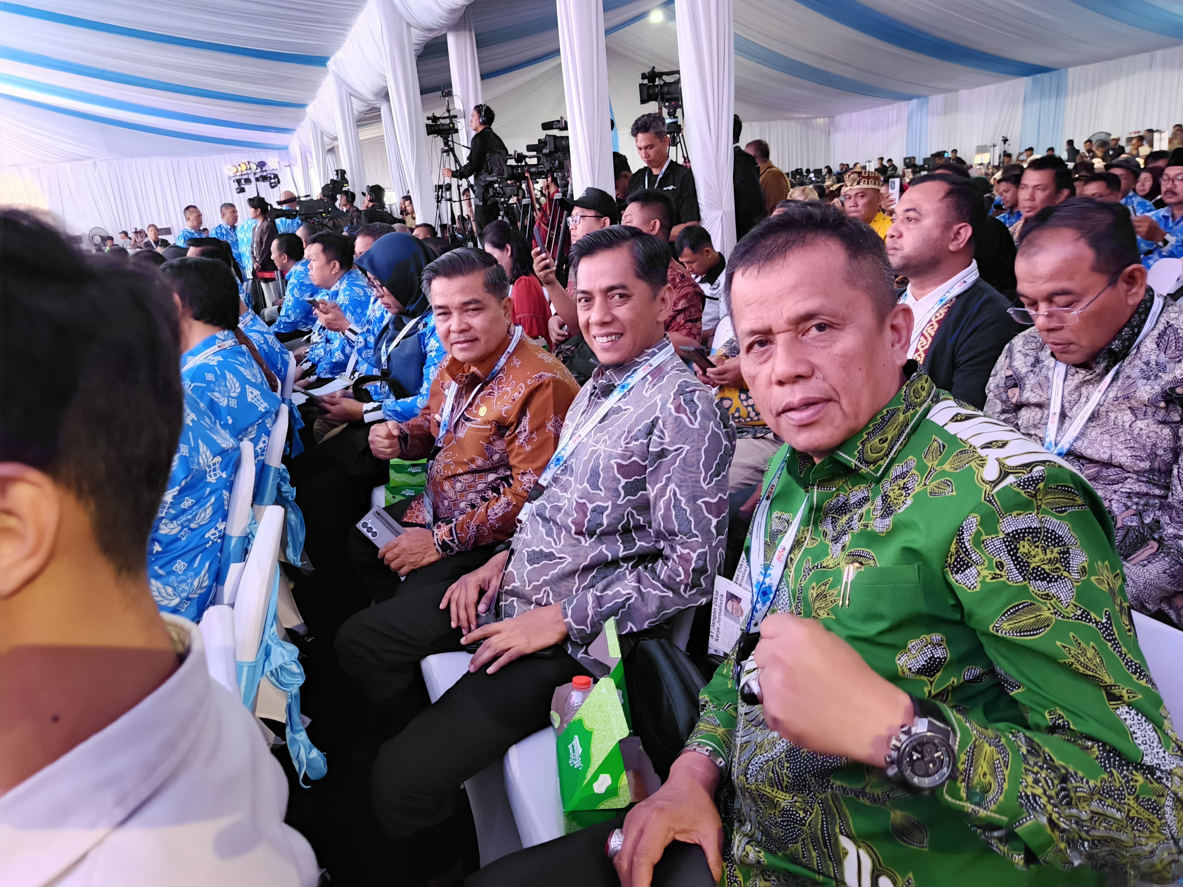 Wawako Payakumbuh Elzadaswarman tekankan peran pers sebagai pilar demokrasi dan penggerak UMKM saat HPN 2026 di Puspem Pemprov Banten.