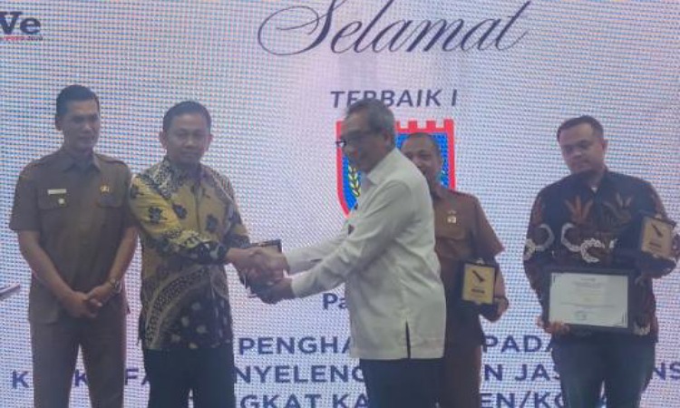 Dinas PUPR Payakumbuh raih Terbaik I kinerja jasa konstruksi Wilayah I Banda Aceh, ungguli Medan dan Aceh Tamiang dalam penilaian OPD 2026.