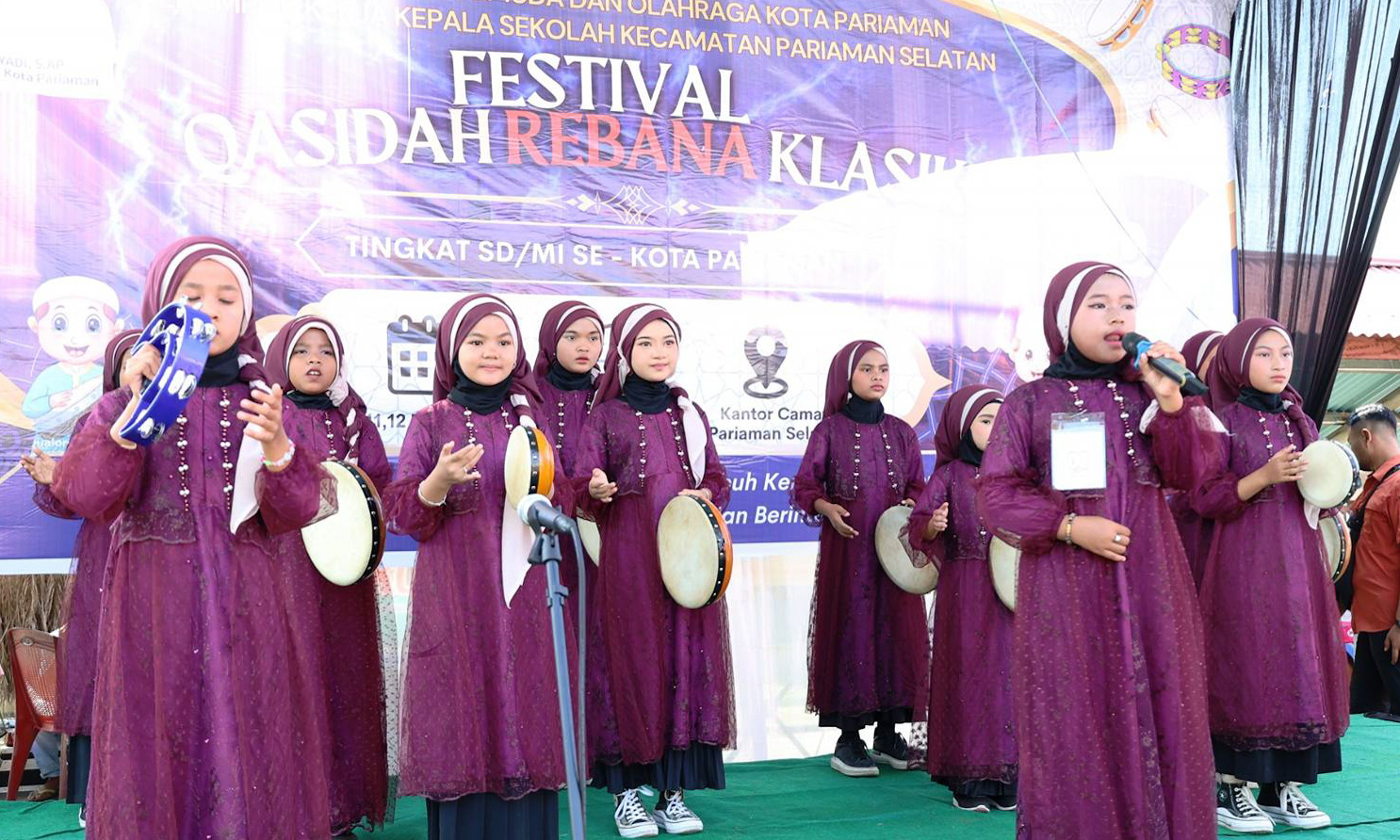 Wali Kota Pariaman Yota Balad membuka Festival Qasidah Rebana Klasik tingkat SD/MI se-Kota Pariaman di Halaman Kantor Camat Pariaman Selatan, Selasa (10/2/2026).