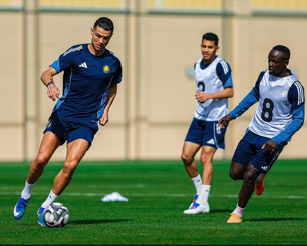 Cristiano Ronaldo berlatih bersama Sadio Mane dan tim Al Nassr jelang laga babak knockout AFC Champions League Two melawan Arkadag.(Foto: Instagram @alnassr)