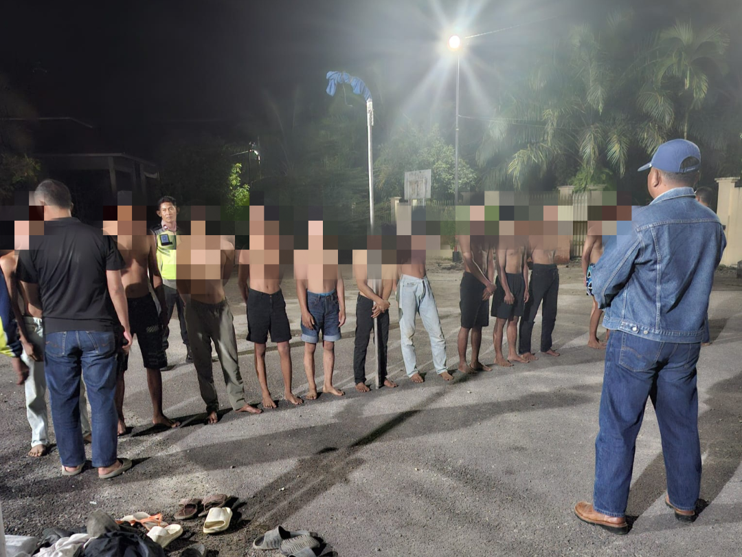 Sejumlah remaja yang terlibat tawuran berhasil diamankan Polsek Pasaman di Jorong Girimaju, Plasma V, Kecamatan Luhak Nan Duo, Kabupaten Pasaman Barat, Selasa (10/2).