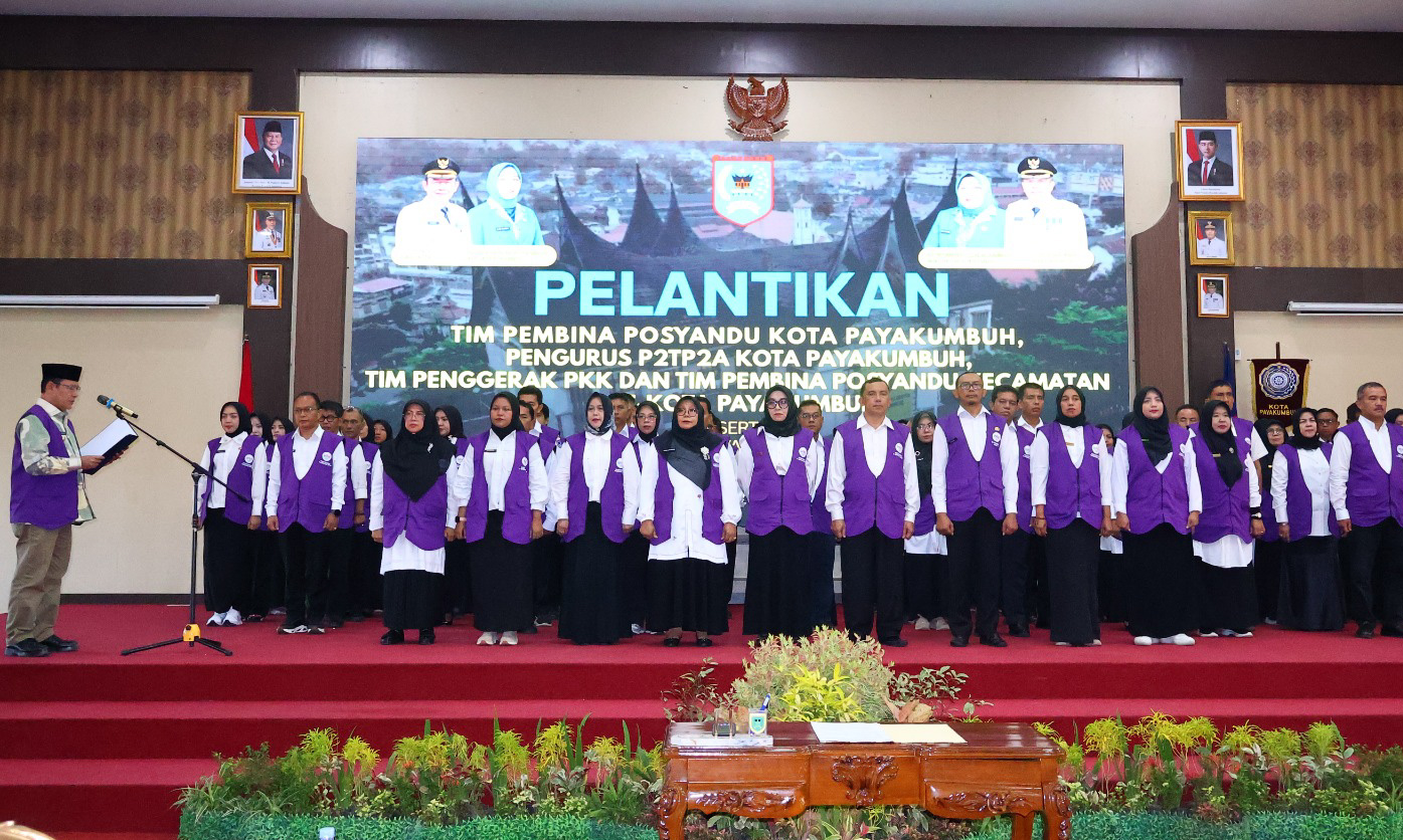 Wali Kota Payakumbuh Zulmaeta lantik TP Posyandu 2025&ndash;2029 dan launching Posyandu enam SPM serta Pekan Posyandu 2026.