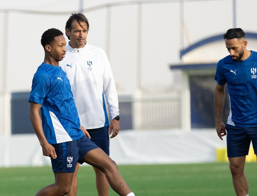 Pelatih Simone Inzaghi memimpin sesi latihan Al Hilal jelang pertandingan menghadapi Al Wahda pada AFC Champions League Elite 2025/26 di Riyadh.(Foto: IG @alhilal)
