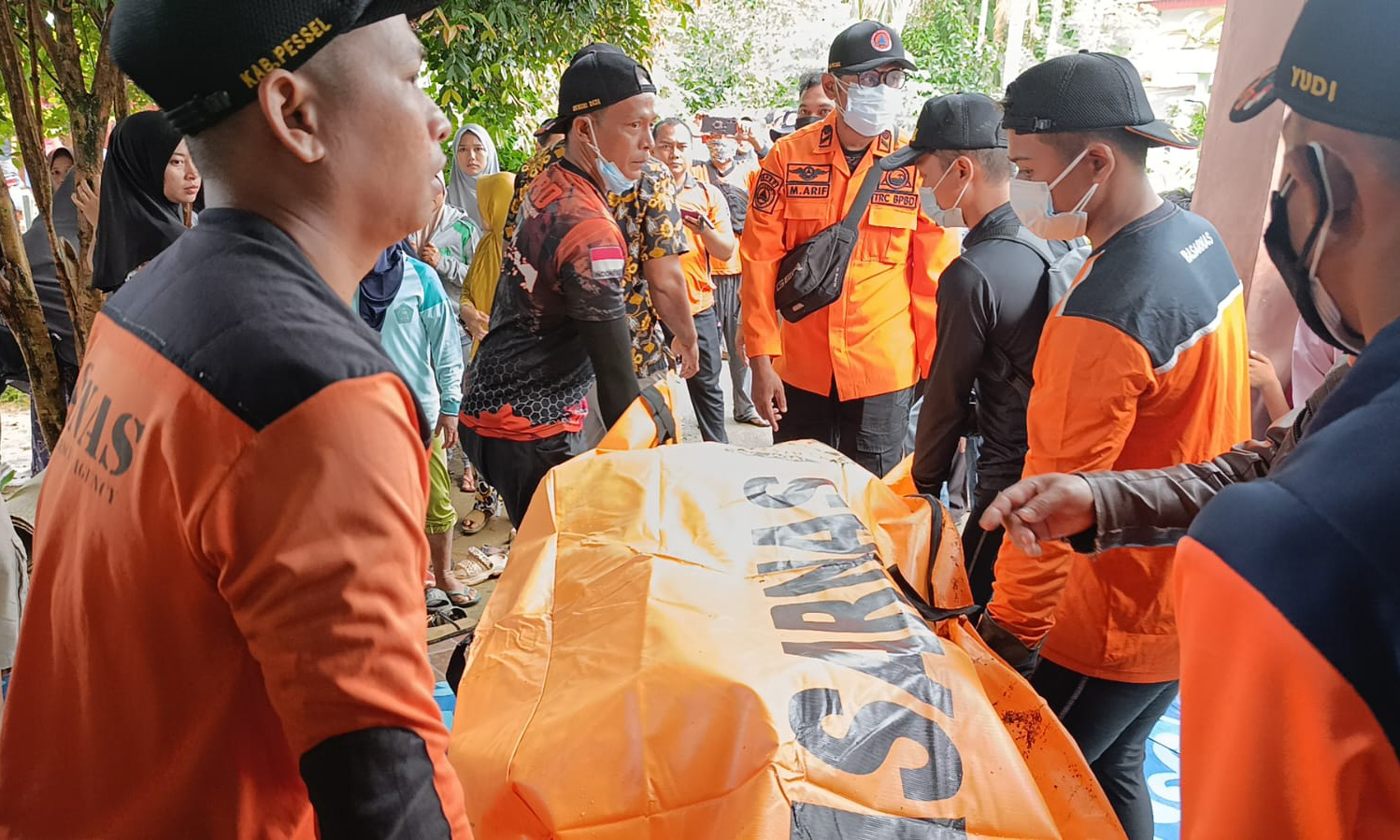 Korban bernama Aska ditemukan dalam kondisi meninggal dunia, Senin pagi (17/2/2026). (Kantor SAR Kelas A Padang)