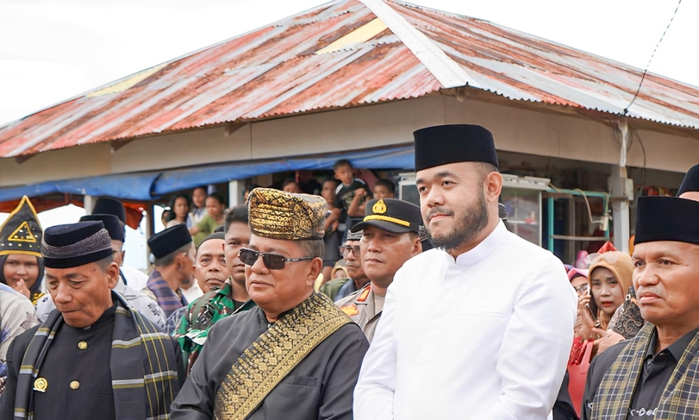 Acara Limau Barongge dihadiri Wali Kota Padang Fadly Amran bersama unsur Forkopimcam dan tokoh adat setempat, Selasa (17/2/2026).