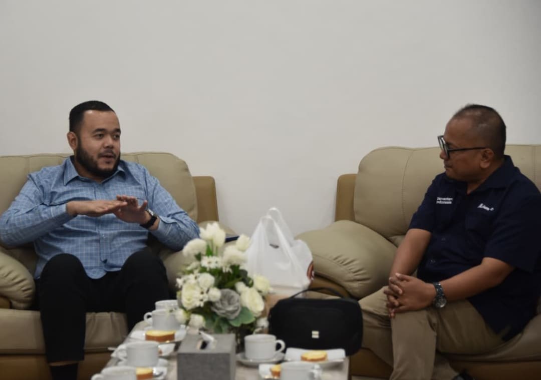 Wali Kota Padang Fadly Amran menerima kunjungan PT Inalum untuk rencana pembangunan kembali SDN 49 Batang Kabung pasca bencana.(Foto: Prokopim)