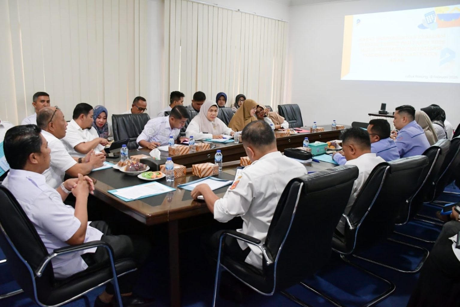Jajaran Pemkab Agam menggelar Rapat evaluasi PAD 2026 di Lubukbasung, baru-baru ini.