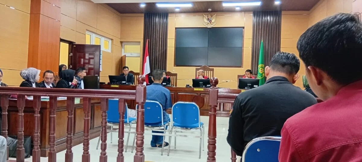 Suasana sidang lanjutan kasus pembunuhan dan mutilasi yang terjadi di Batanganai dengan terdakwa Satria Juhanda alias Wanda di PN Pariaman, kemarin.
