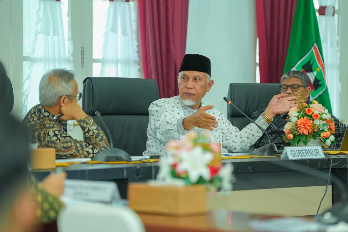 Gubernur Sumbar minta TKD batal dipotong segera ditransfer Kemenkeu untuk pemulihan bencana. Kerusakan capai Rp33,5 triliun di 16 daerah.