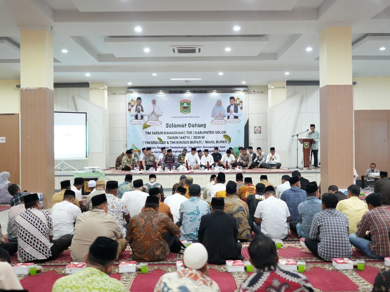 Kegiatan pembekalan dan buka bersama Tim Safari Ramadhan (TSR) Kabupaten Solok sukses digelar di Masjid Agung Darussalam Islamic Center pada Jumat (20/2/2026).